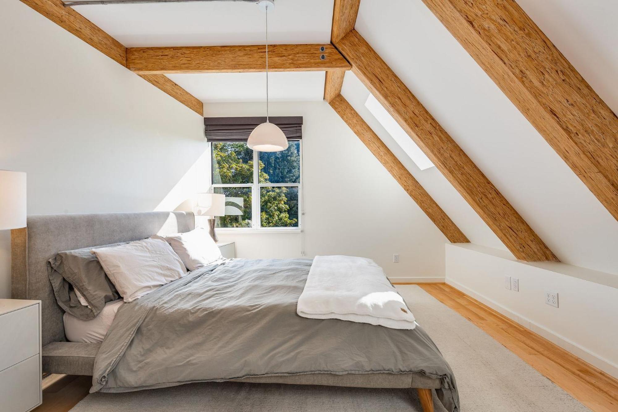 4br 4ba The Gardens At Queen Anne